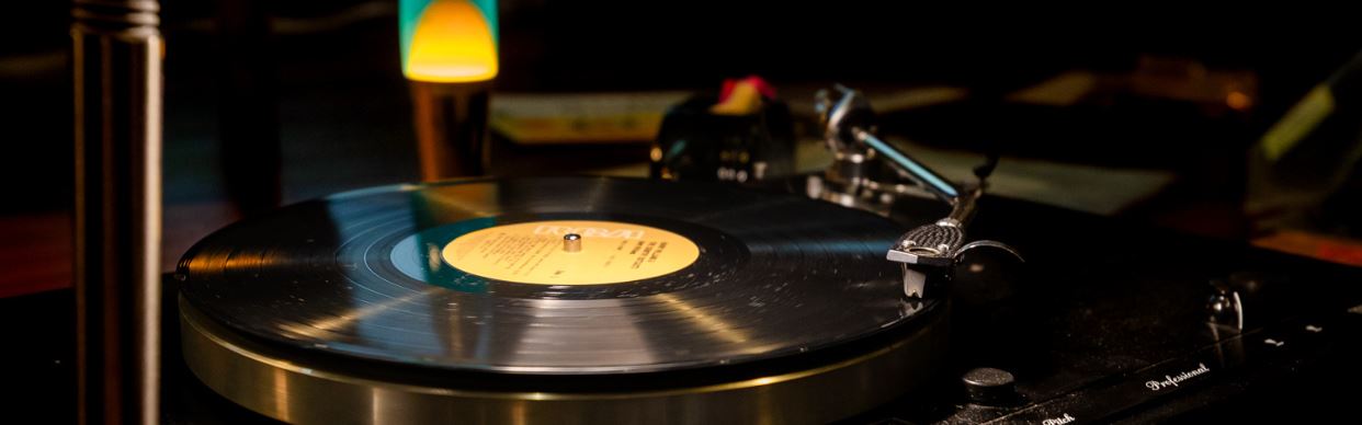 VINYL LOUNGE